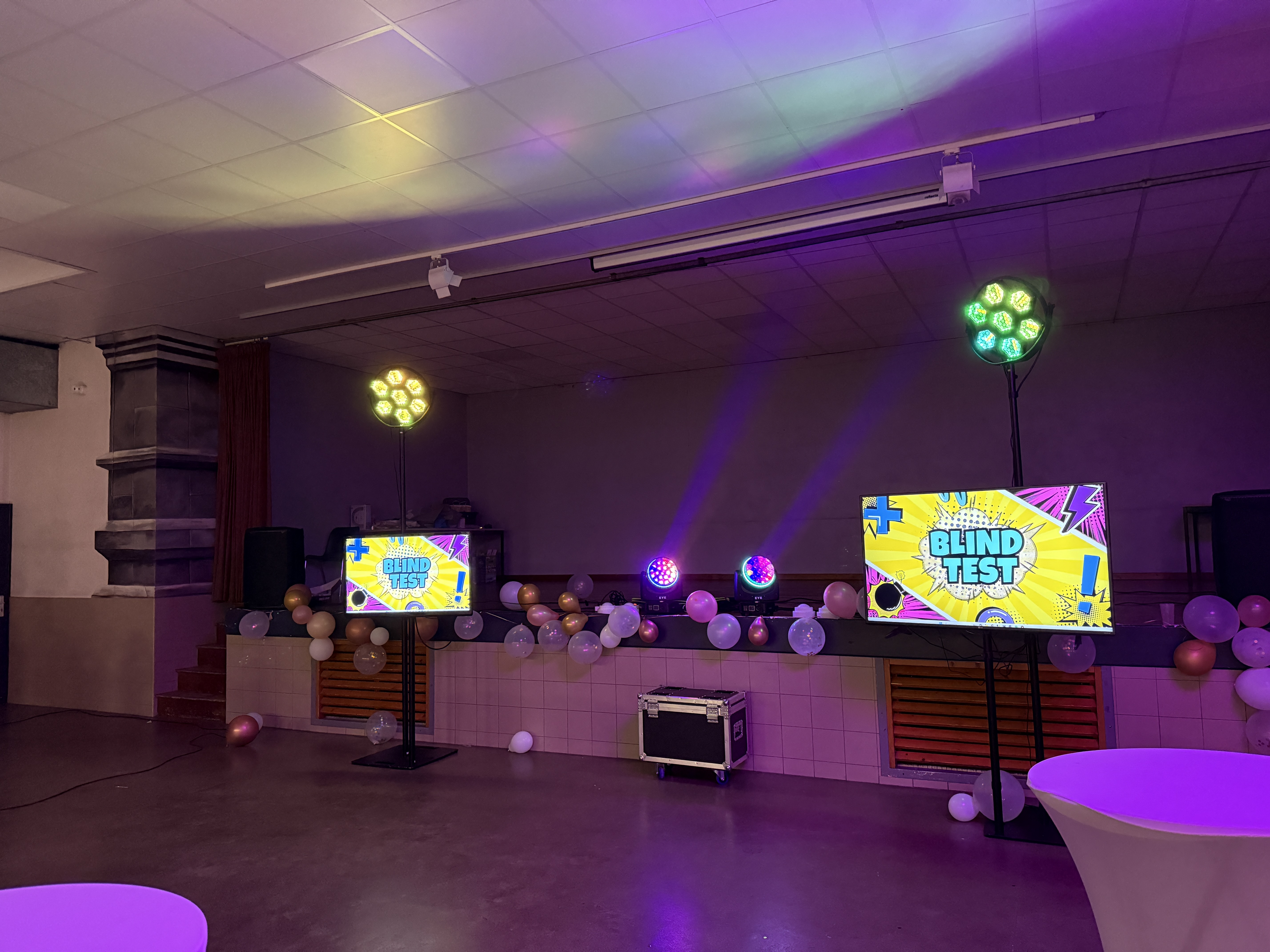 Animation blind test soirée entreprise écrans et jeux de lumières